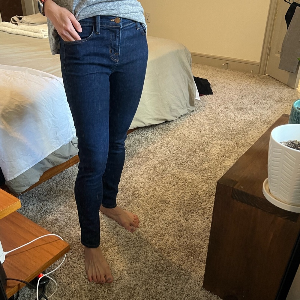J Brand mid rise jeans size 26 in EUC.